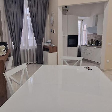 Appartamento B&B La Dimora Di Parthenope Nápoles Exterior foto